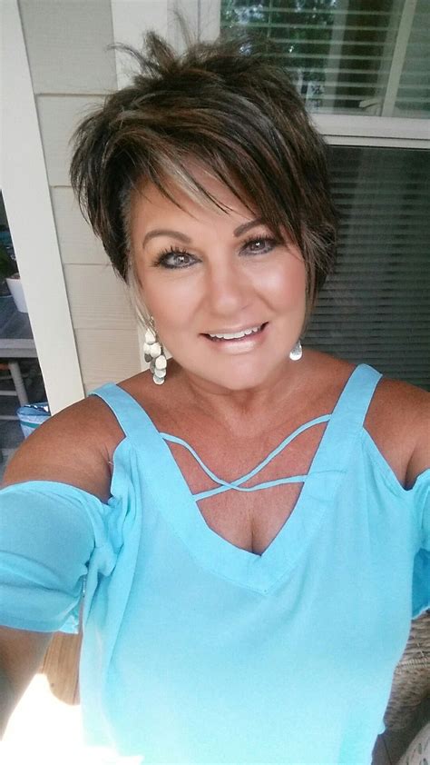 SHORT HAIR MOM PORN @ VIP Wank.